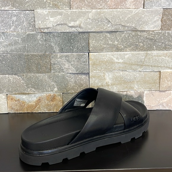 UGG Men's Capitola Cross Slide - Picture 5 of 7